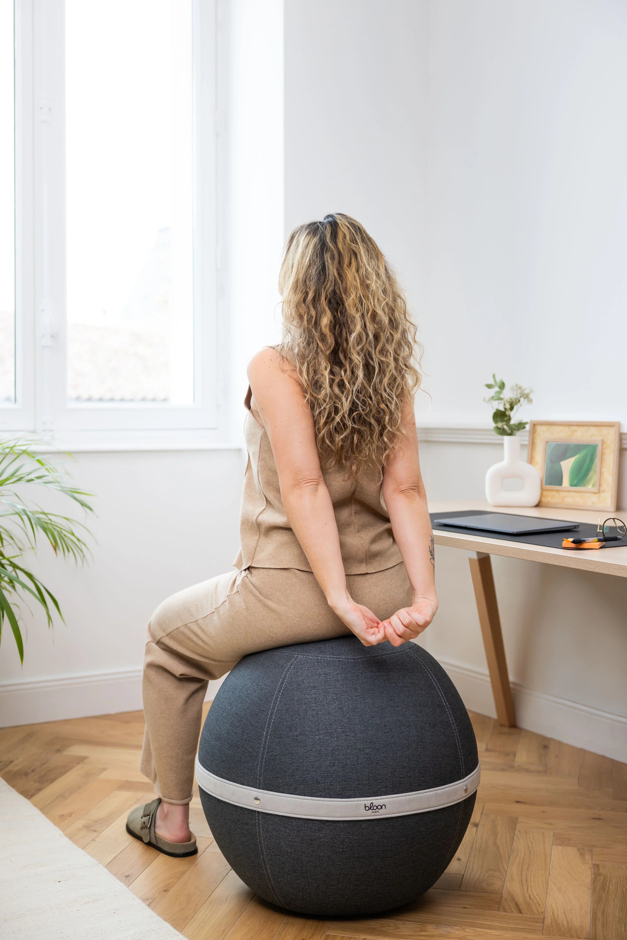 Les 12 meilleurs étirements au bureau pour soulager le stress et les tensions